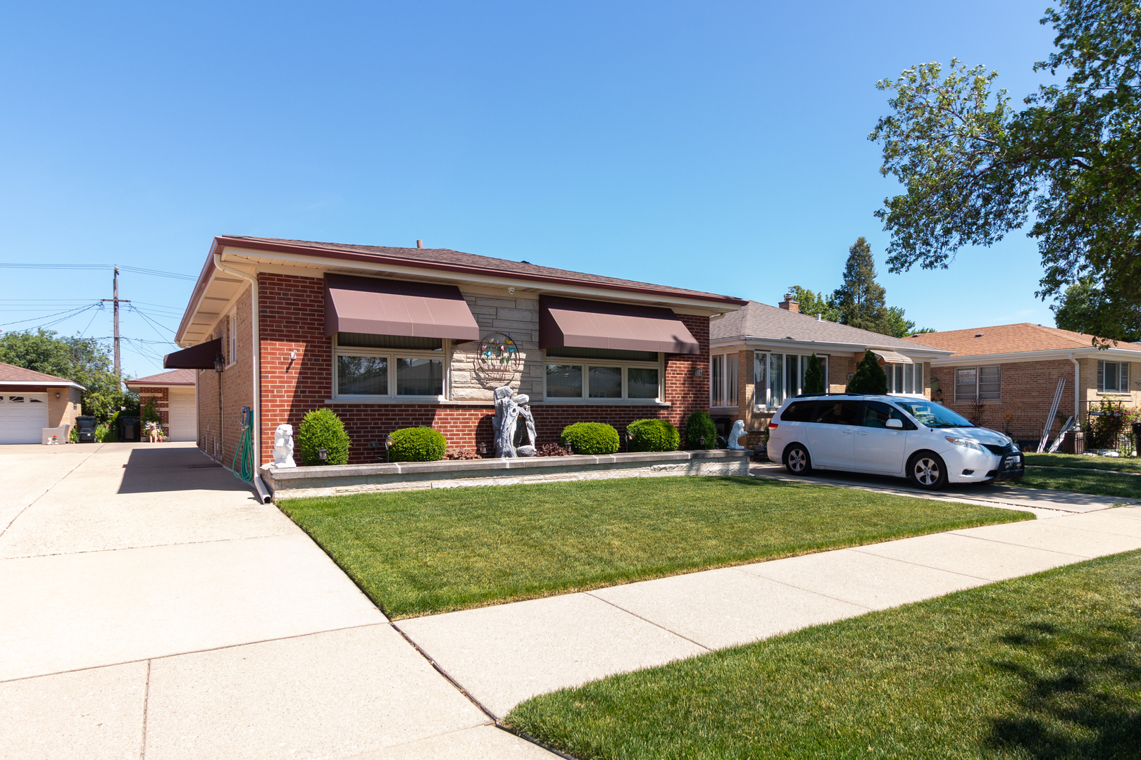 4917 N Nottingham Avenue, Chicago, IL 60656