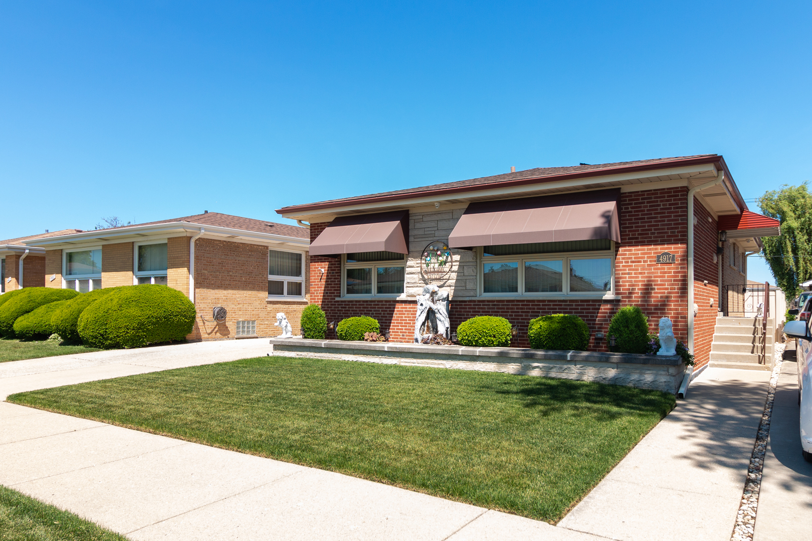 4917 N Nottingham Avenue, Chicago, IL 60656