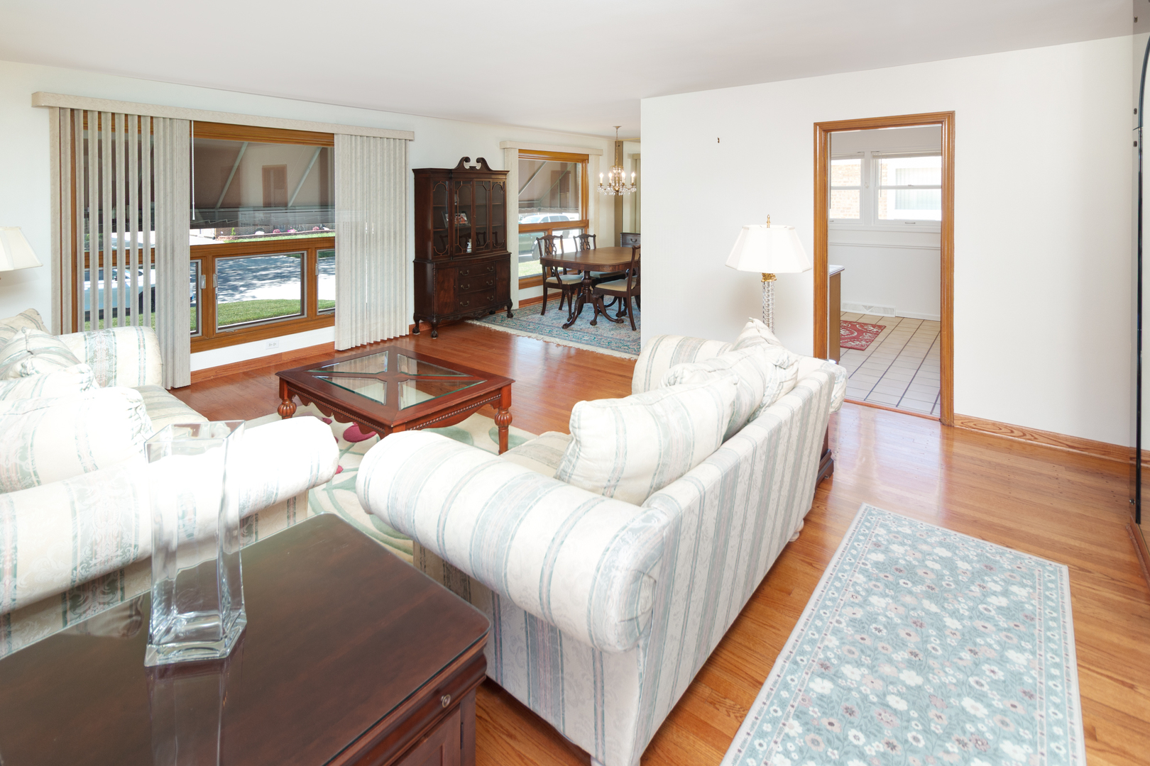 4917 N Nottingham Avenue, Chicago, IL 60656