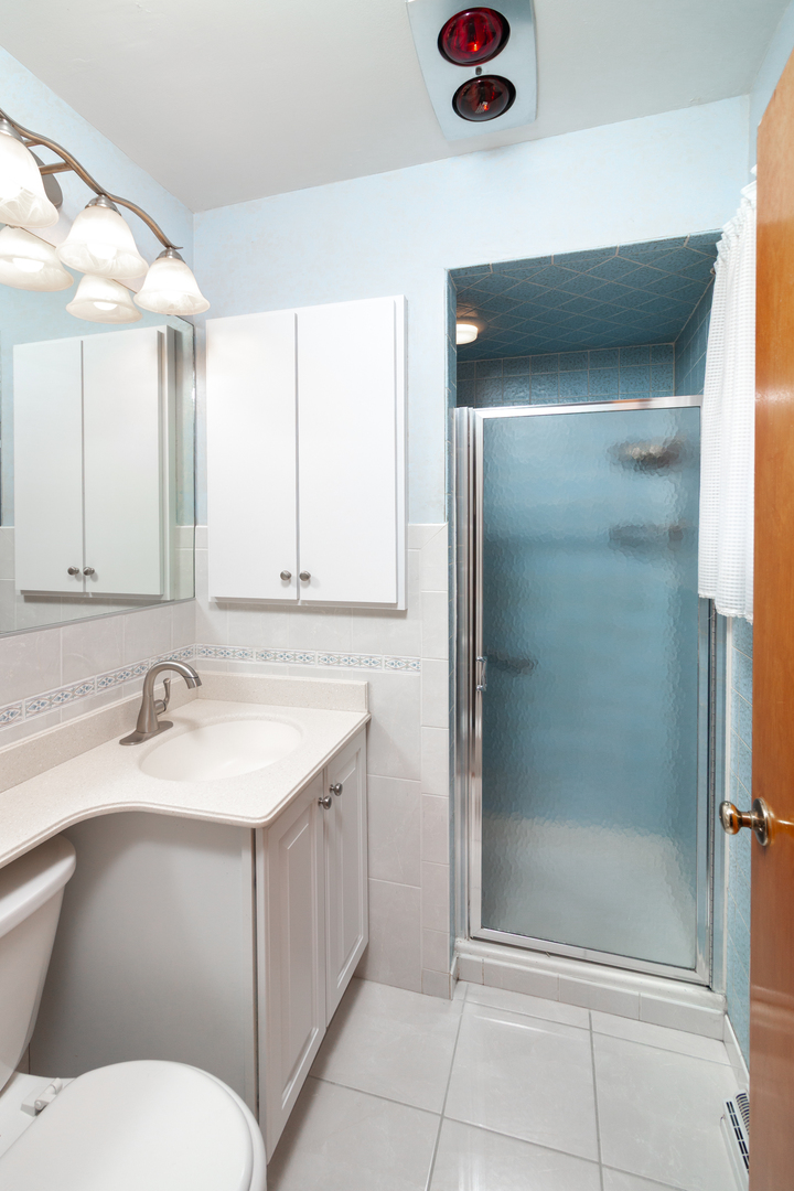 4917 N Nottingham Avenue, Chicago, IL 60656