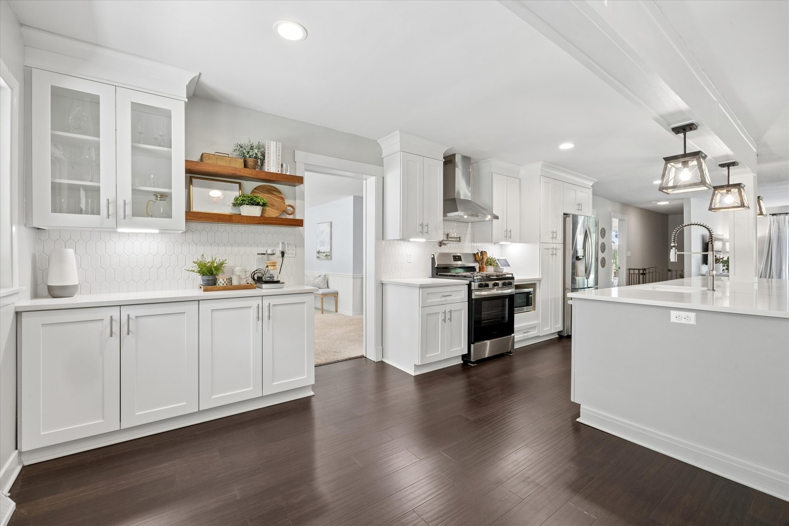 1108 S 6th Street, St. Charles, IL 60174