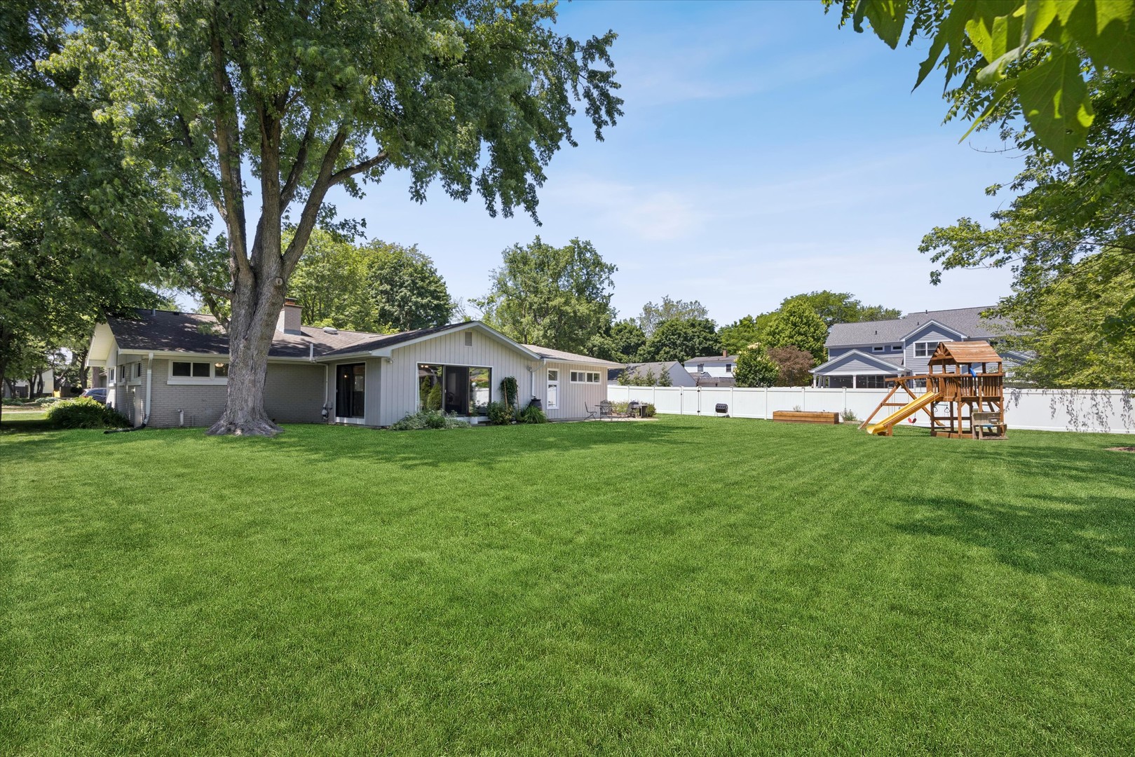 1108 S 6th Street, St. Charles, IL 60174