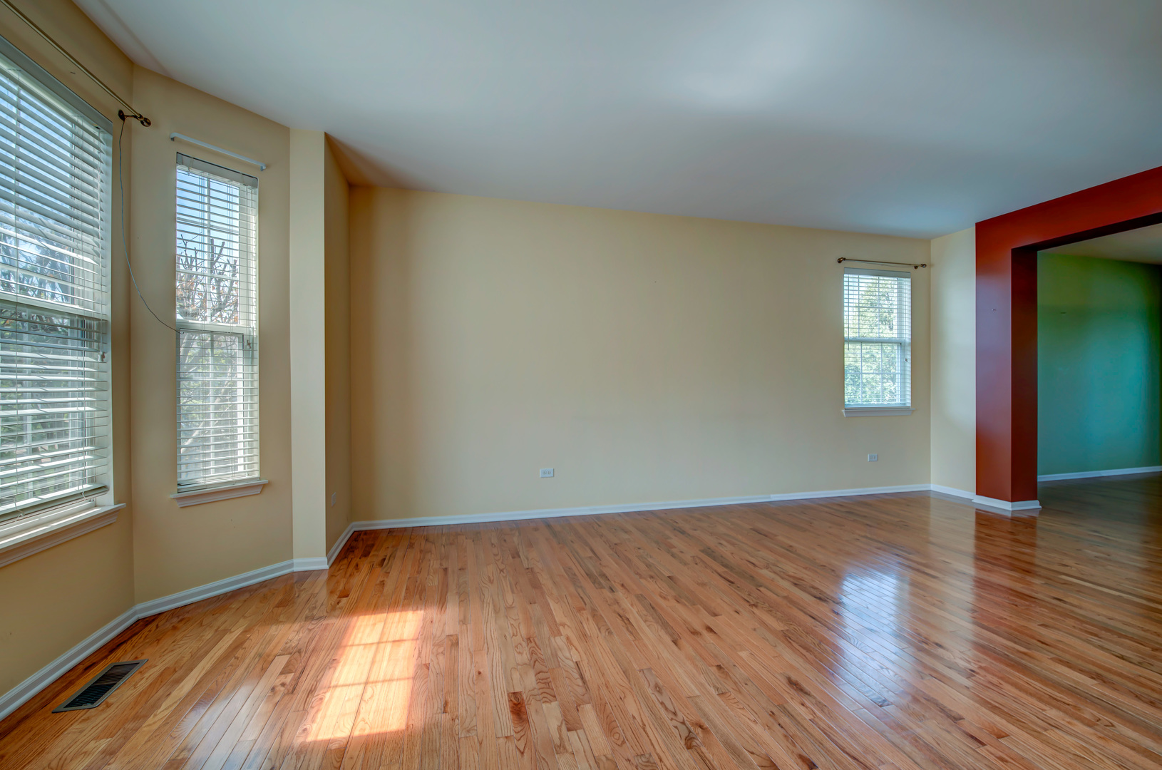 860 Spring Creek Circle, Naperville, IL 60565