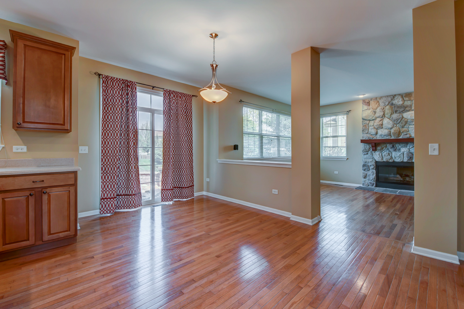 860 Spring Creek Circle, Naperville, IL 60565
