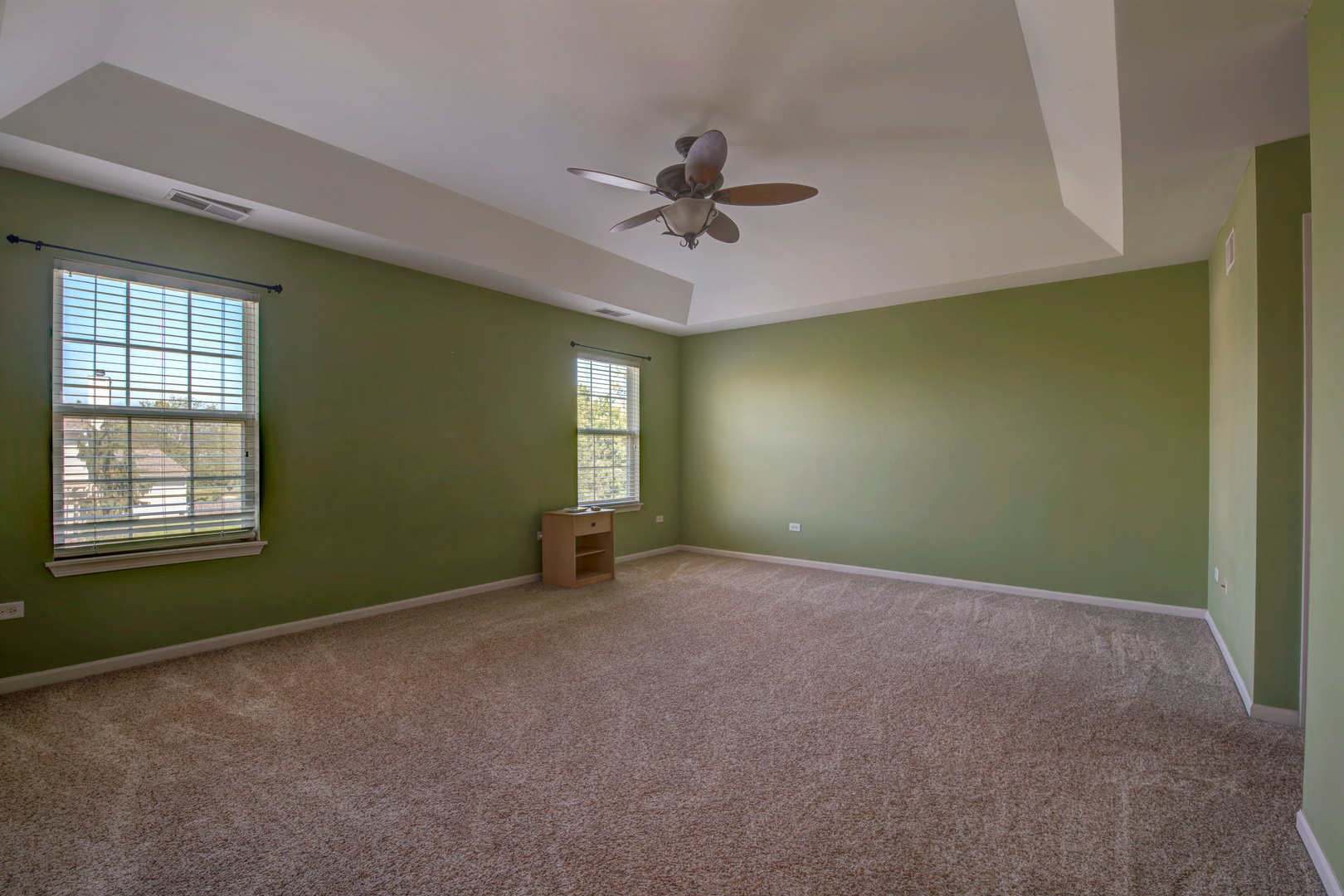 860 Spring Creek Circle, Naperville, IL 60565