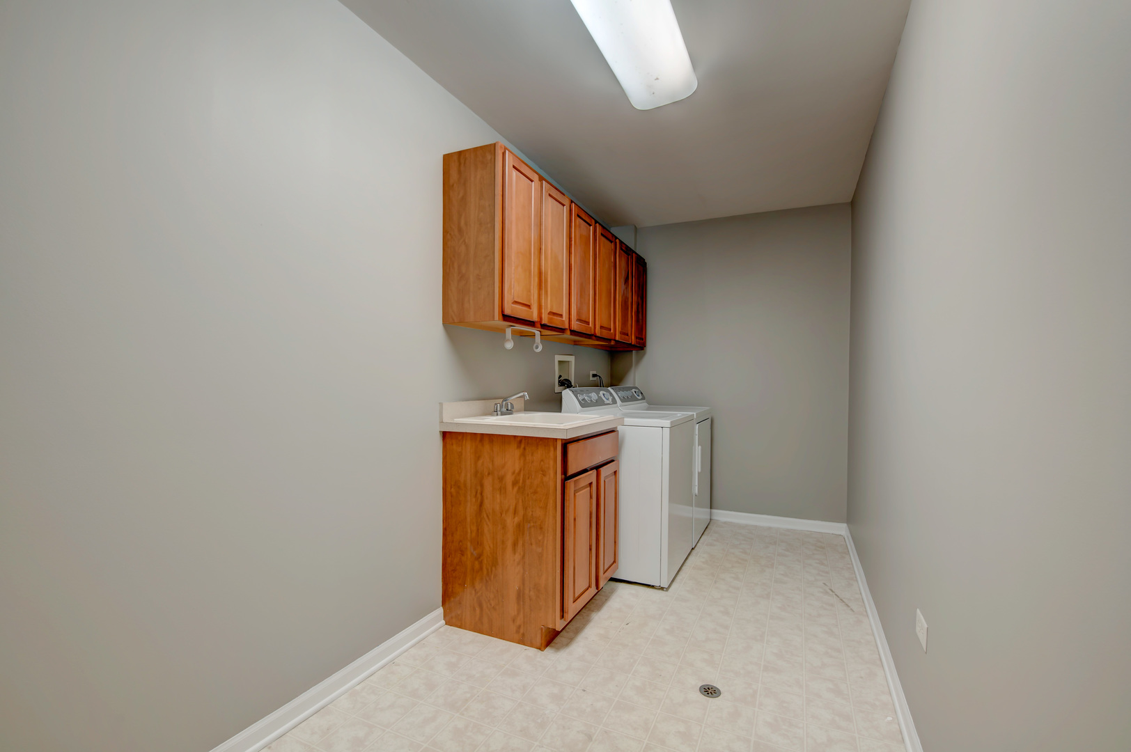 860 Spring Creek Circle, Naperville, IL 60565