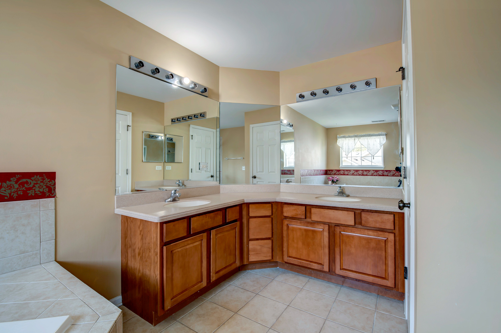 860 Spring Creek Circle, Naperville, IL 60565