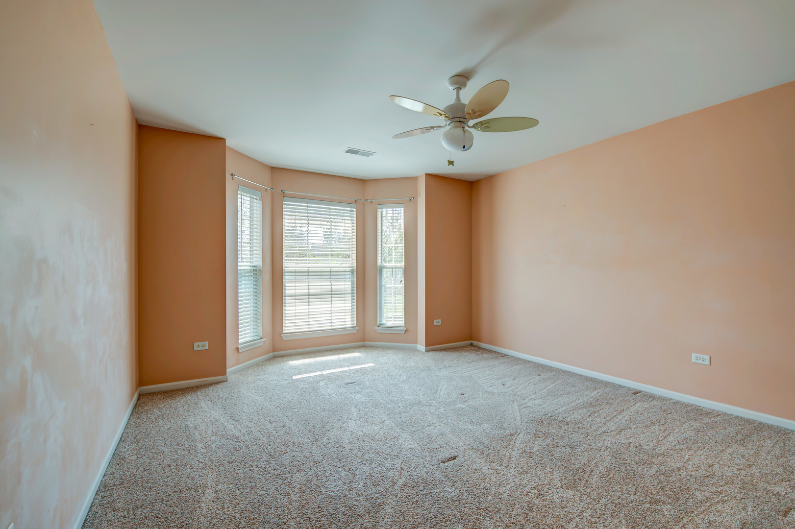 860 Spring Creek Circle, Naperville, IL 60565