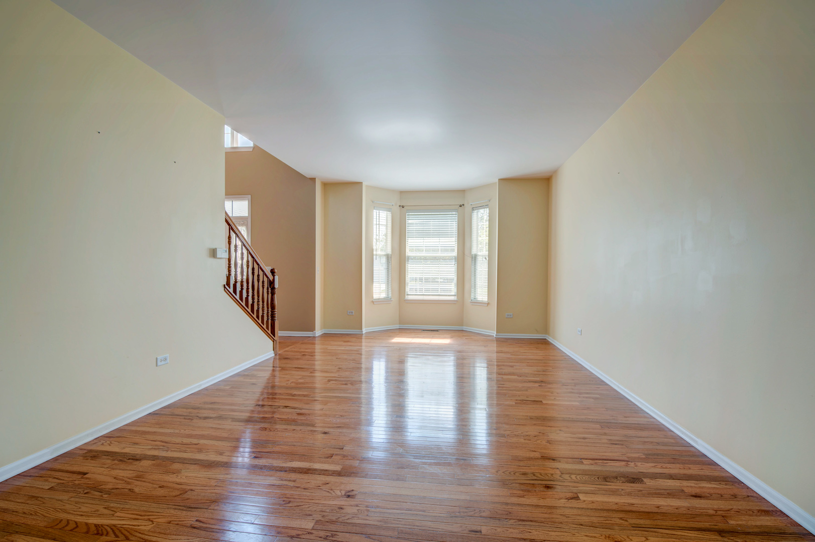 860 Spring Creek Circle, Naperville, IL 60565