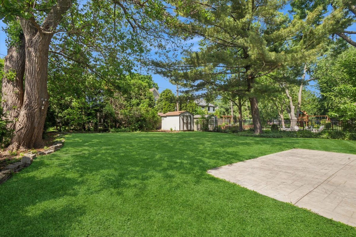 446 S Stratford Avenue, Elmhurst, IL 60126