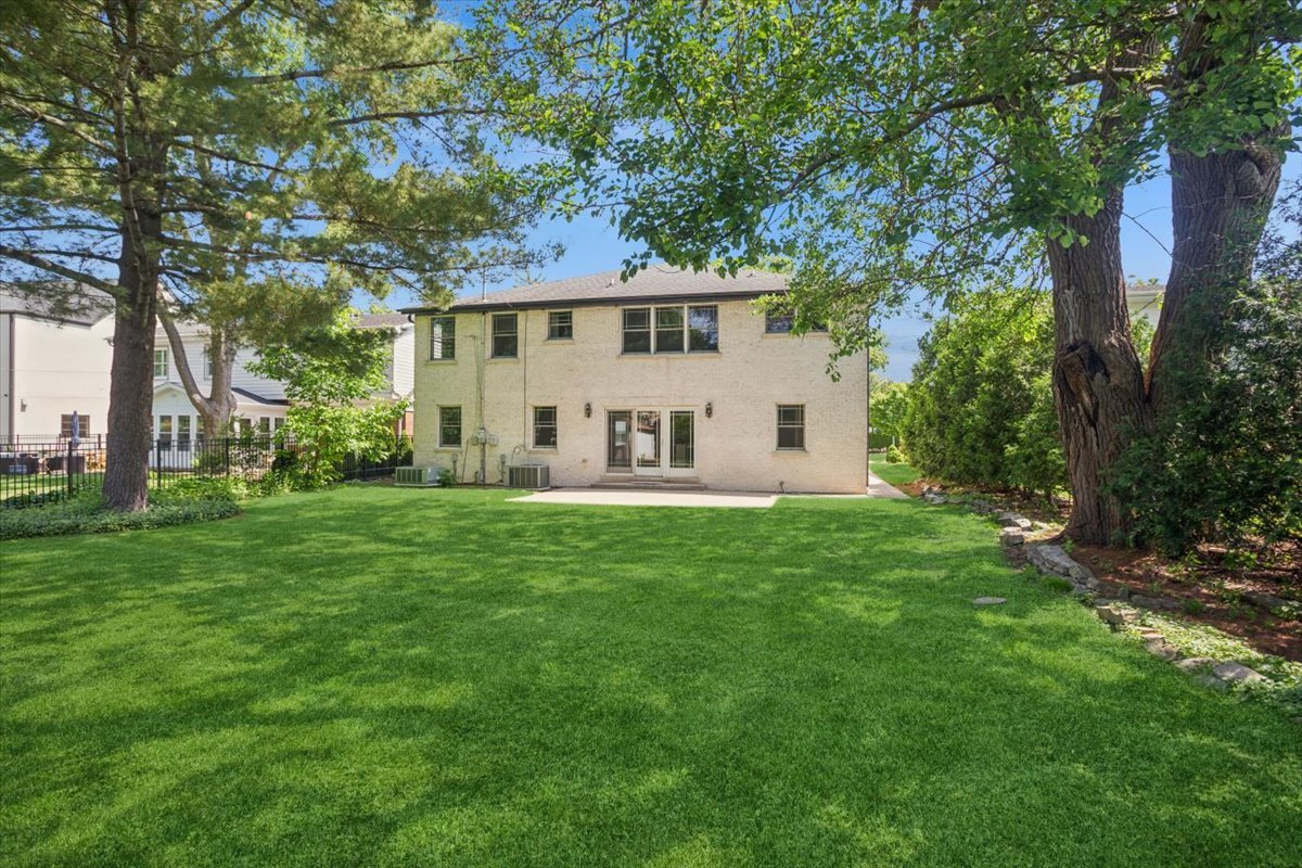 446 S Stratford Avenue, Elmhurst, IL 60126