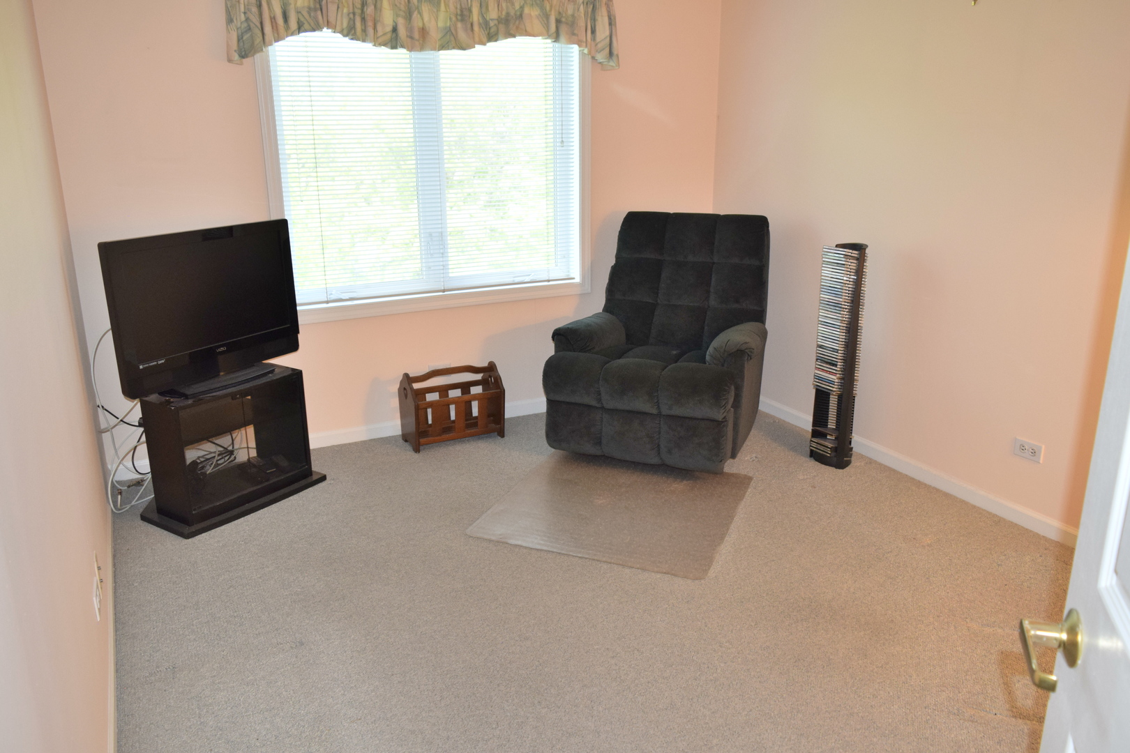 3940 W Bryn Mawr Avenue #402, Chicago, IL 60659