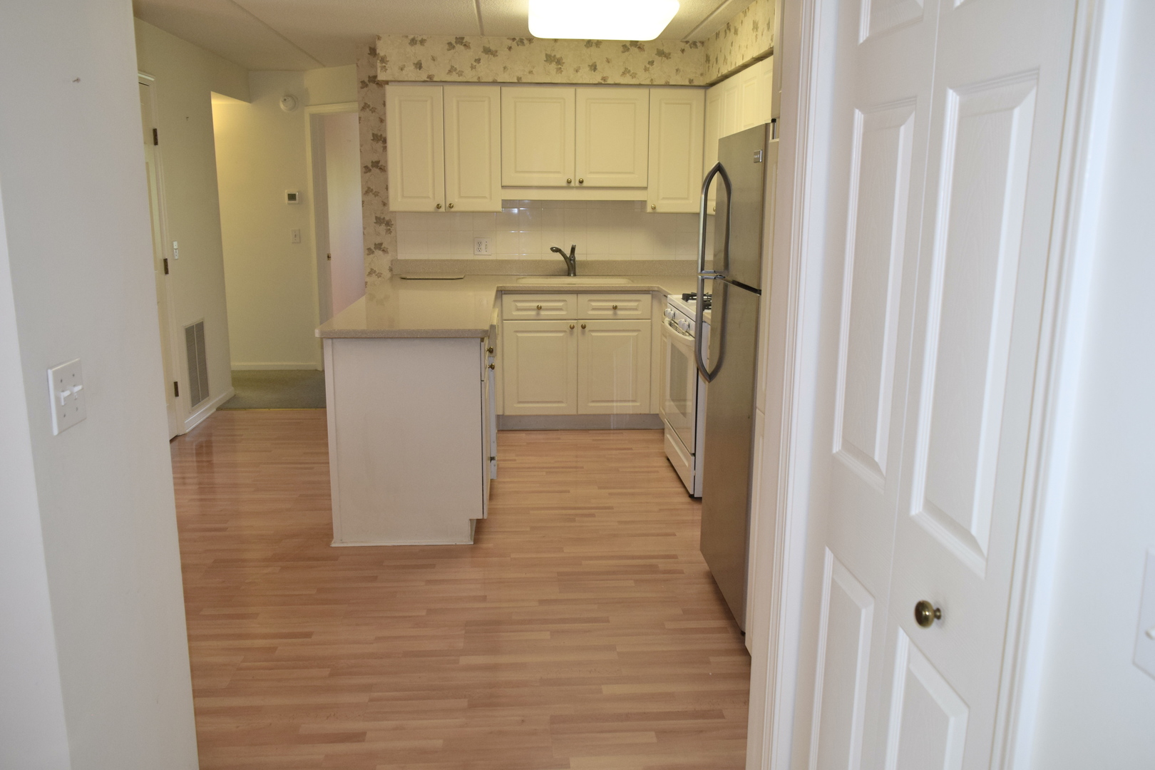 3940 W Bryn Mawr Avenue #402, Chicago, IL 60659