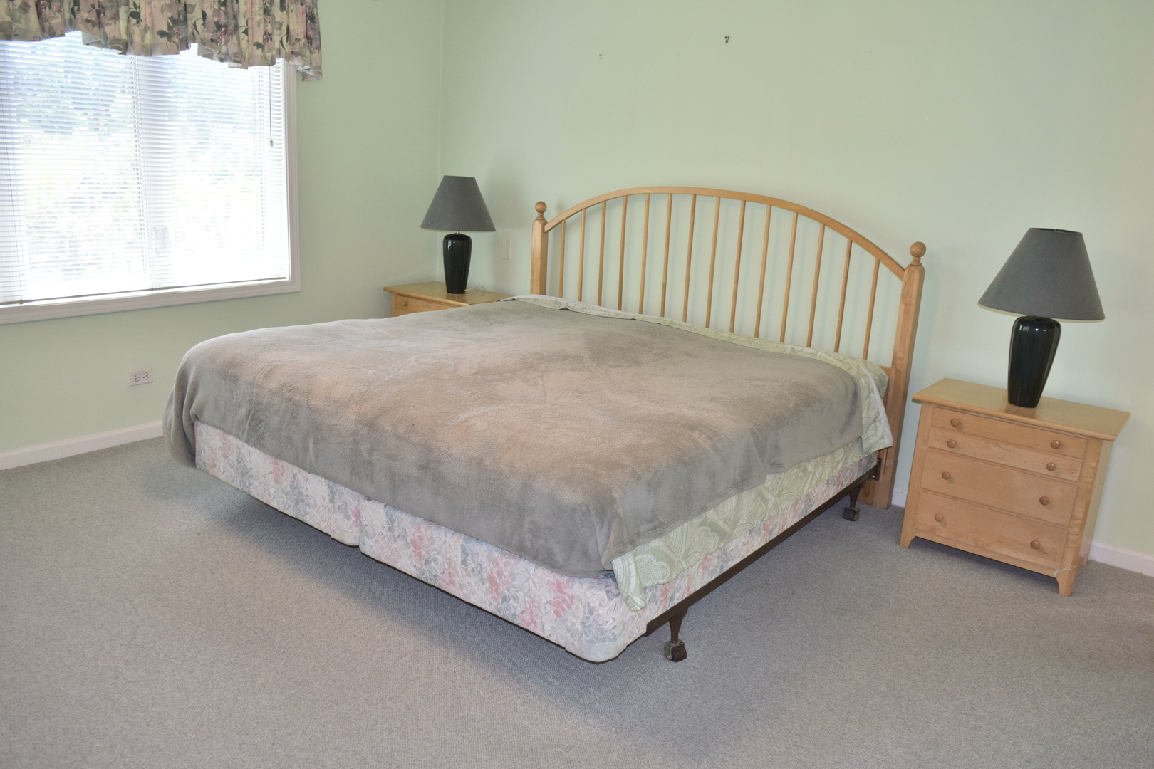 3940 W Bryn Mawr Avenue #402, Chicago, IL 60659