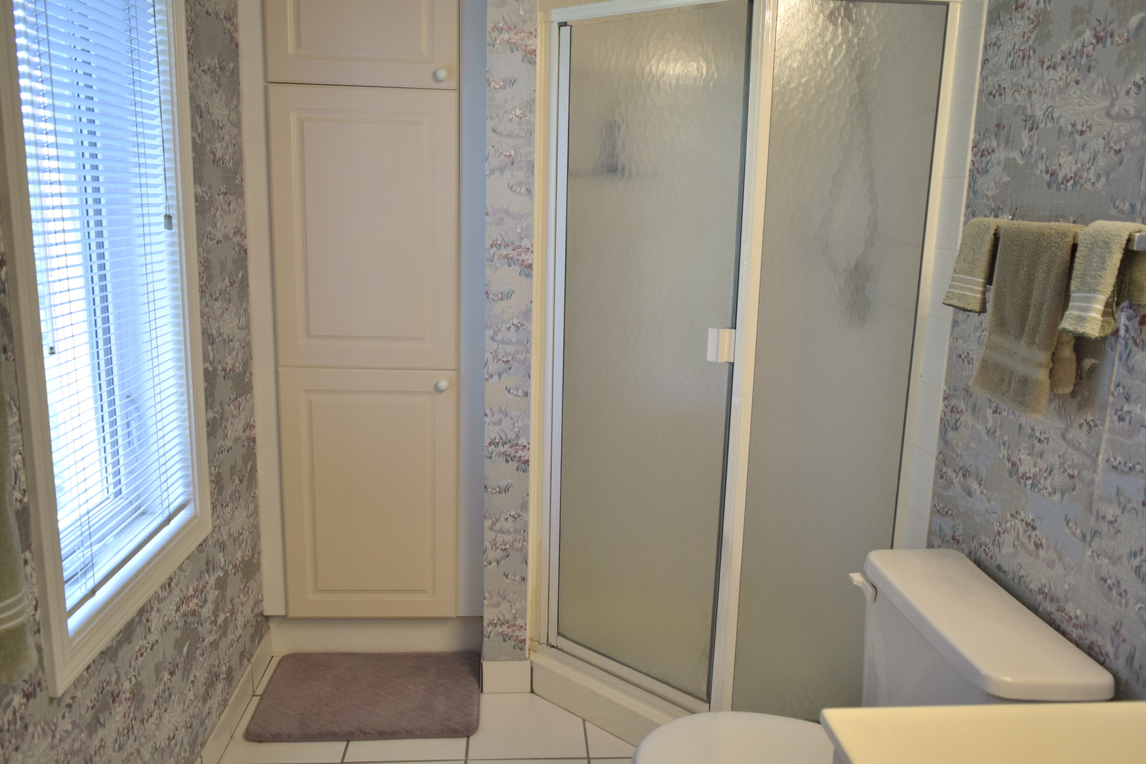 3940 W Bryn Mawr Avenue #402, Chicago, IL 60659