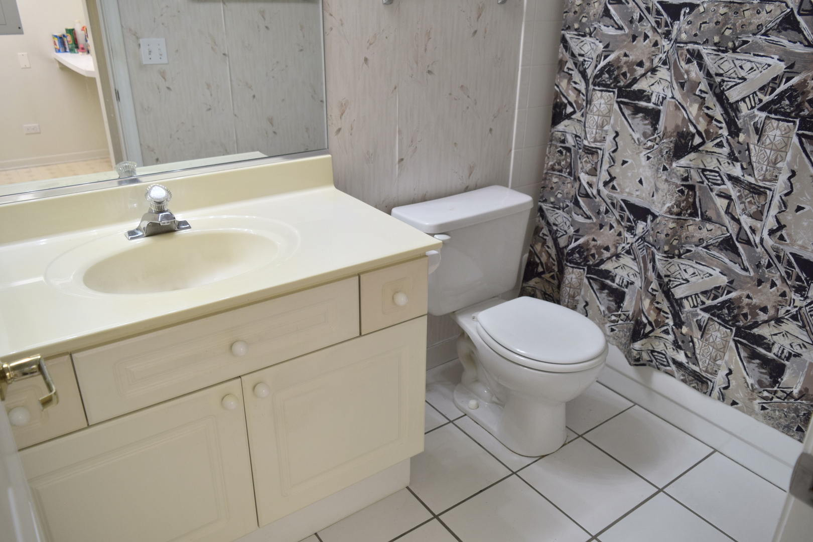 3940 W Bryn Mawr Avenue #402, Chicago, IL 60659