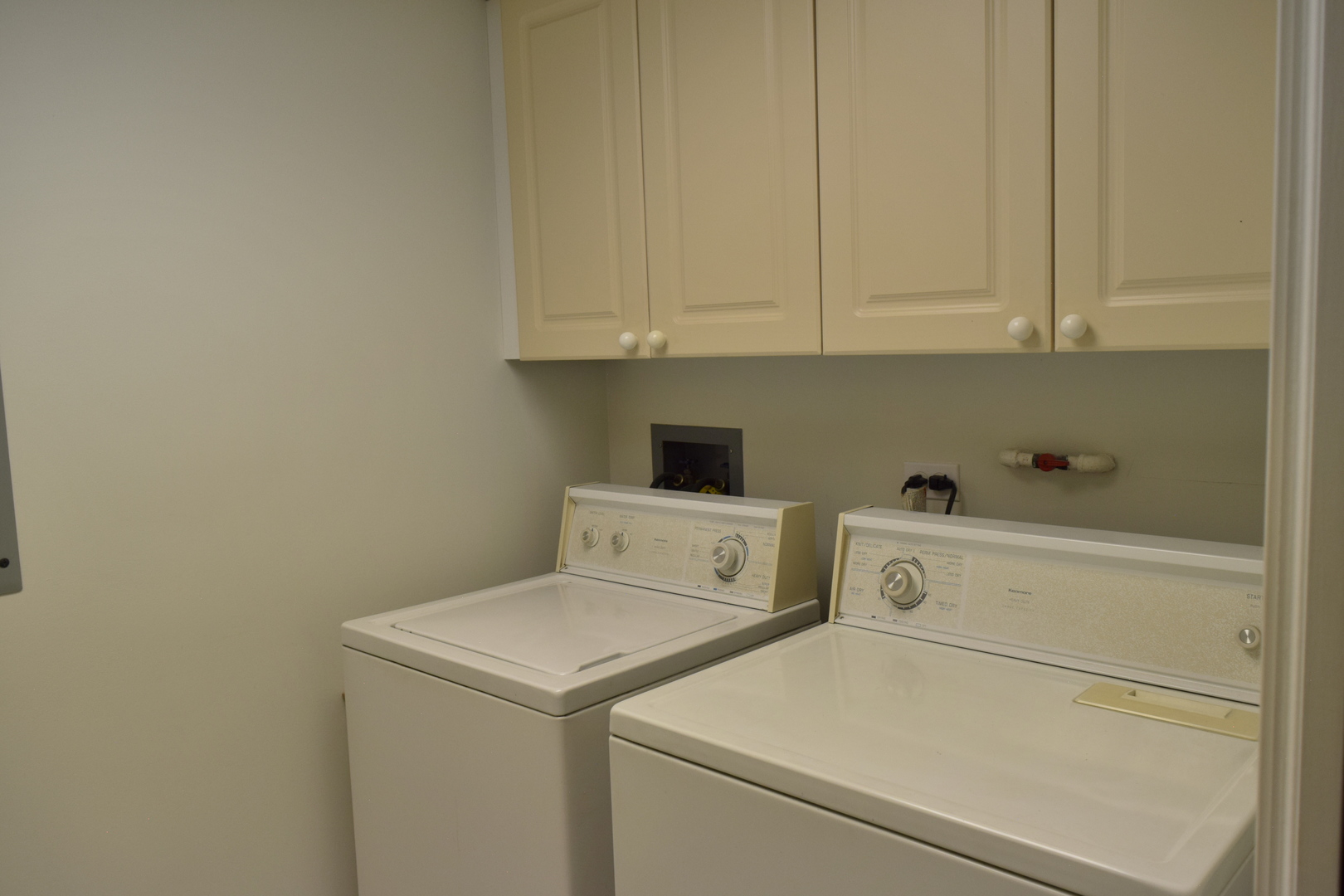3940 W Bryn Mawr Avenue #402, Chicago, IL 60659