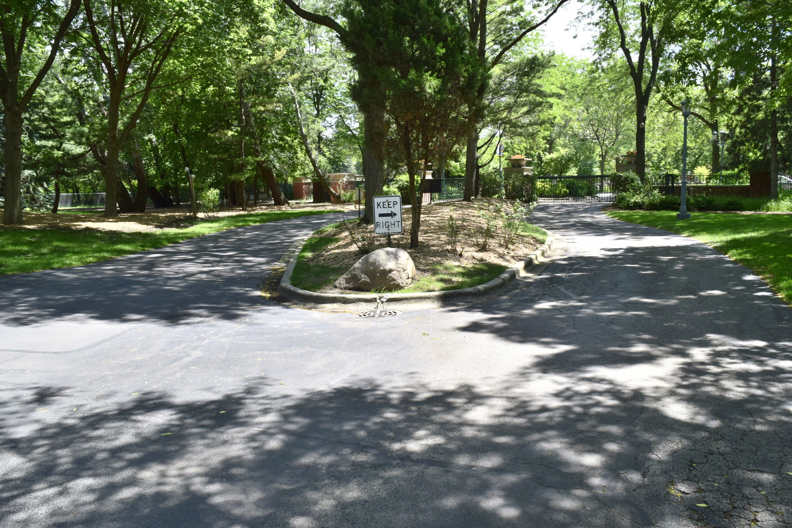 3940 W Bryn Mawr Avenue #402, Chicago, IL 60659