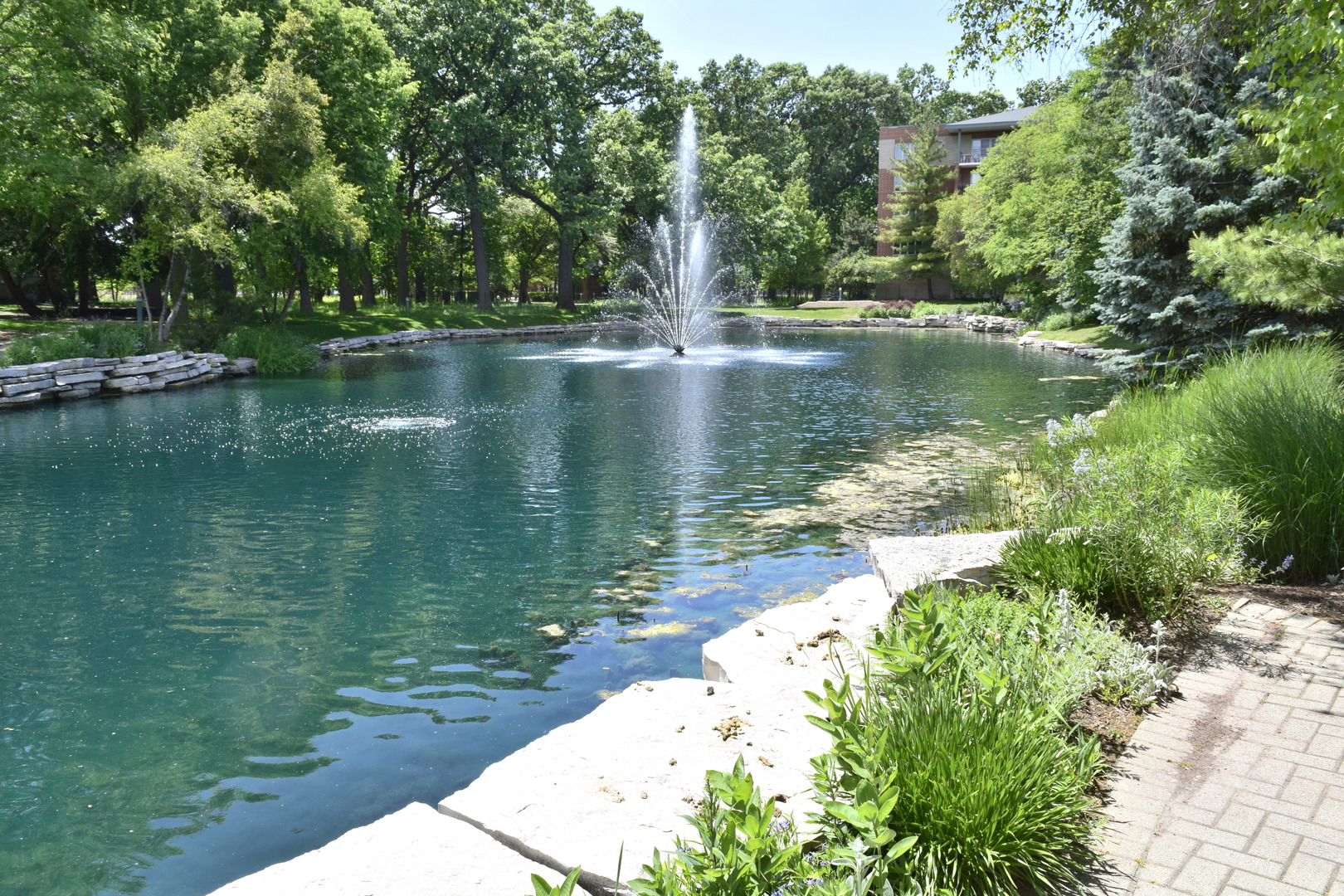 3940 W Bryn Mawr Avenue #402, Chicago, IL 60659