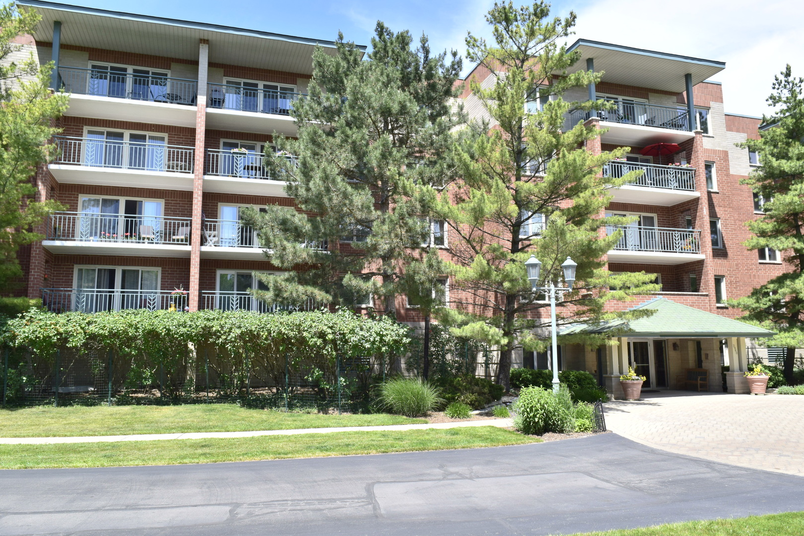 3940 W Bryn Mawr Avenue #402, Chicago, IL 60659