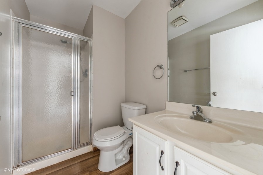 302 Newport Lane #B2, Bartlett, IL 60103