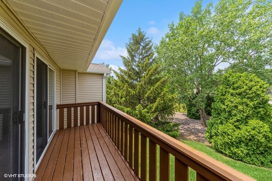 302 Newport Lane #B2, Bartlett, IL 60103