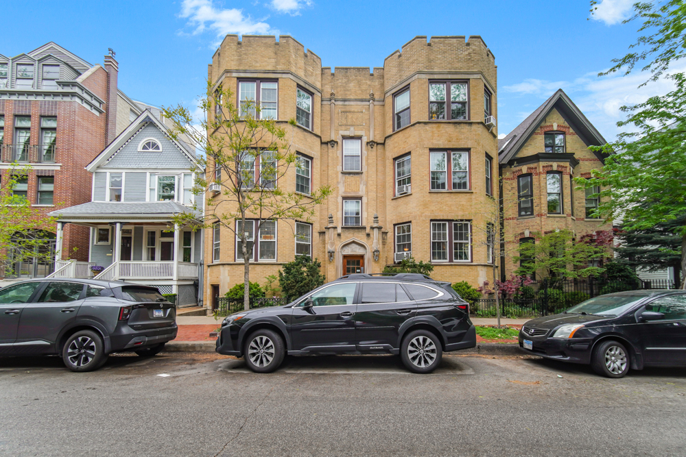 644 W Melrose Street #3E, Chicago, IL 60657