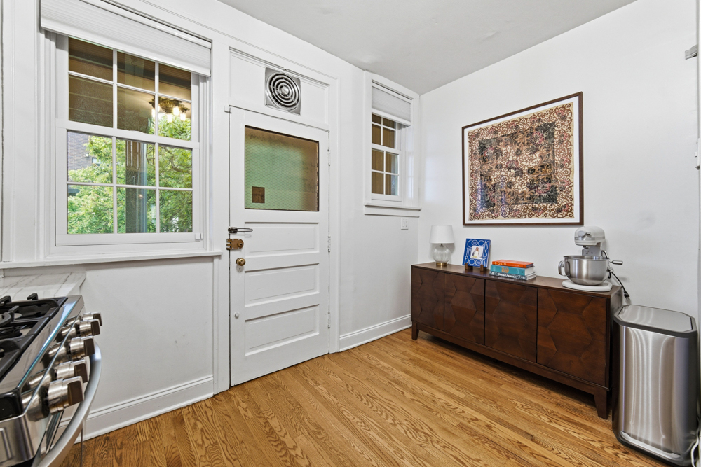 644 W Melrose Street #3E, Chicago, IL 60657