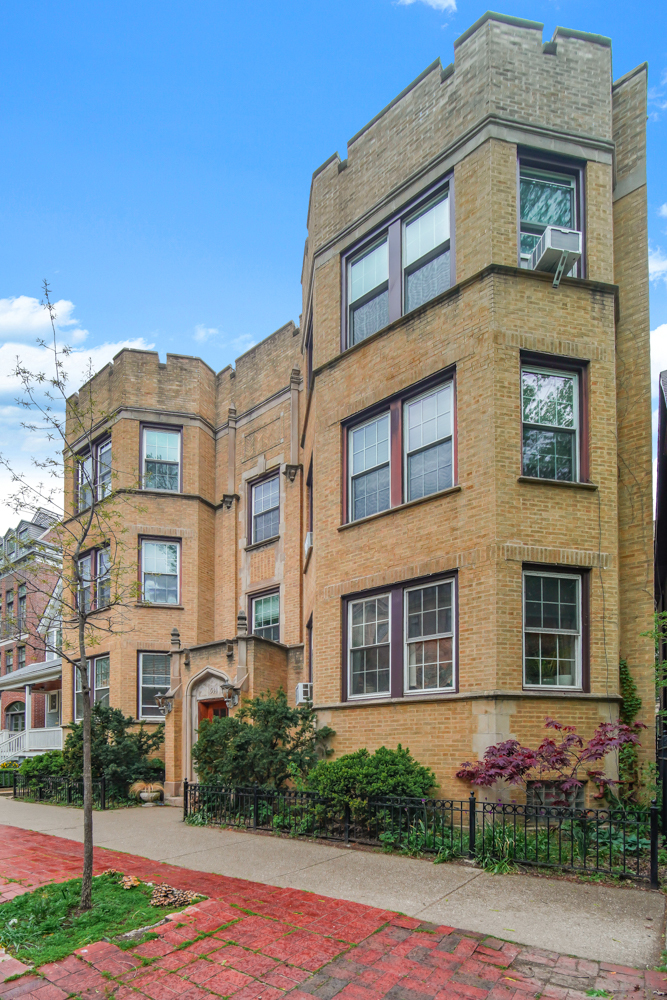 644 W Melrose Street #3E, Chicago, IL 60657