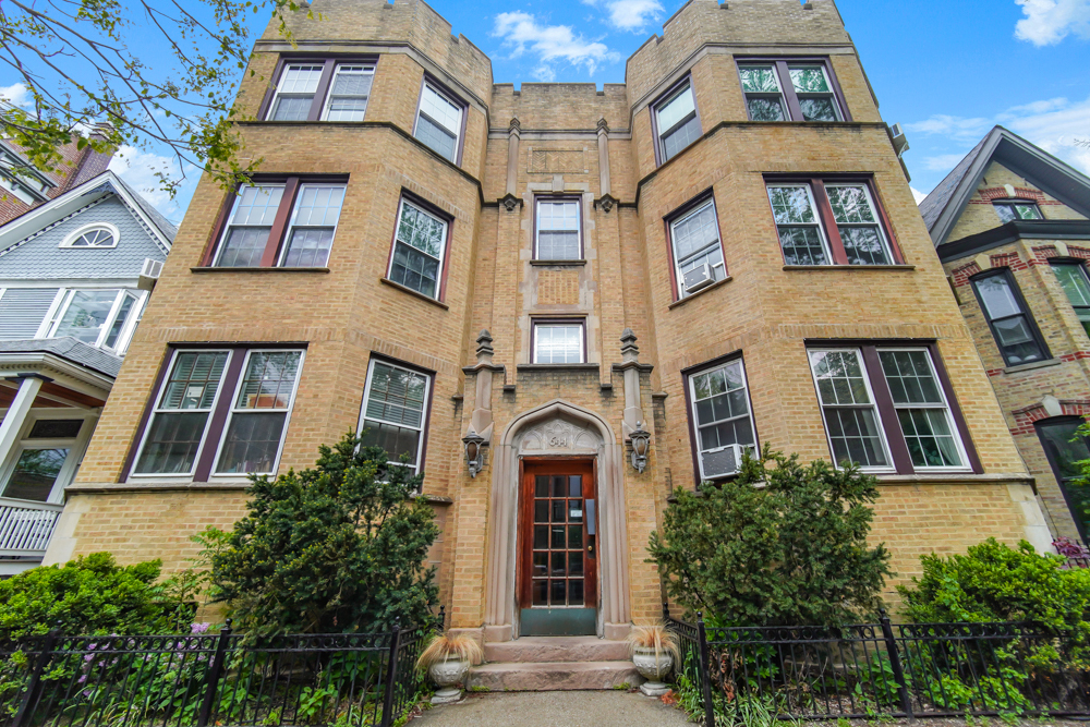 644 W Melrose Street #3E, Chicago, IL 60657