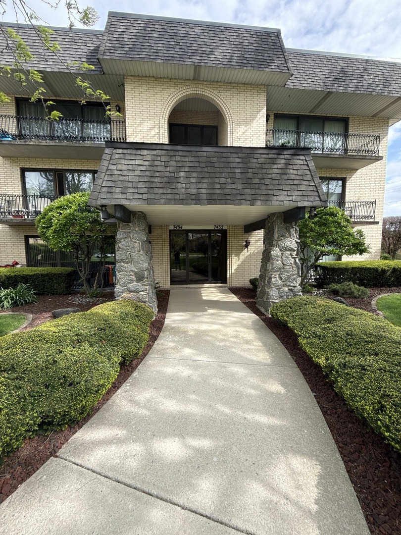 7432 W 153rd Street #3, Orland Park, IL 60462