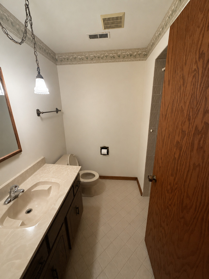 7432 W 153rd Street #3, Orland Park, IL 60462