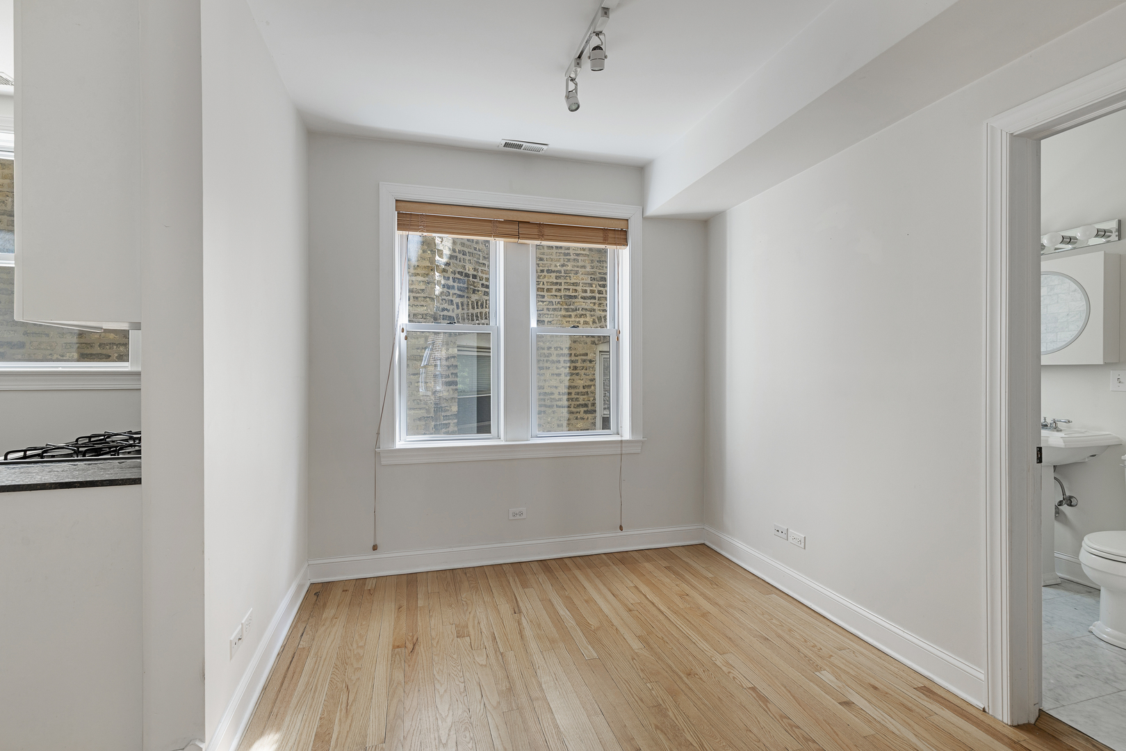 1224 Elmwood Avenue #2W, Evanston, IL 60202