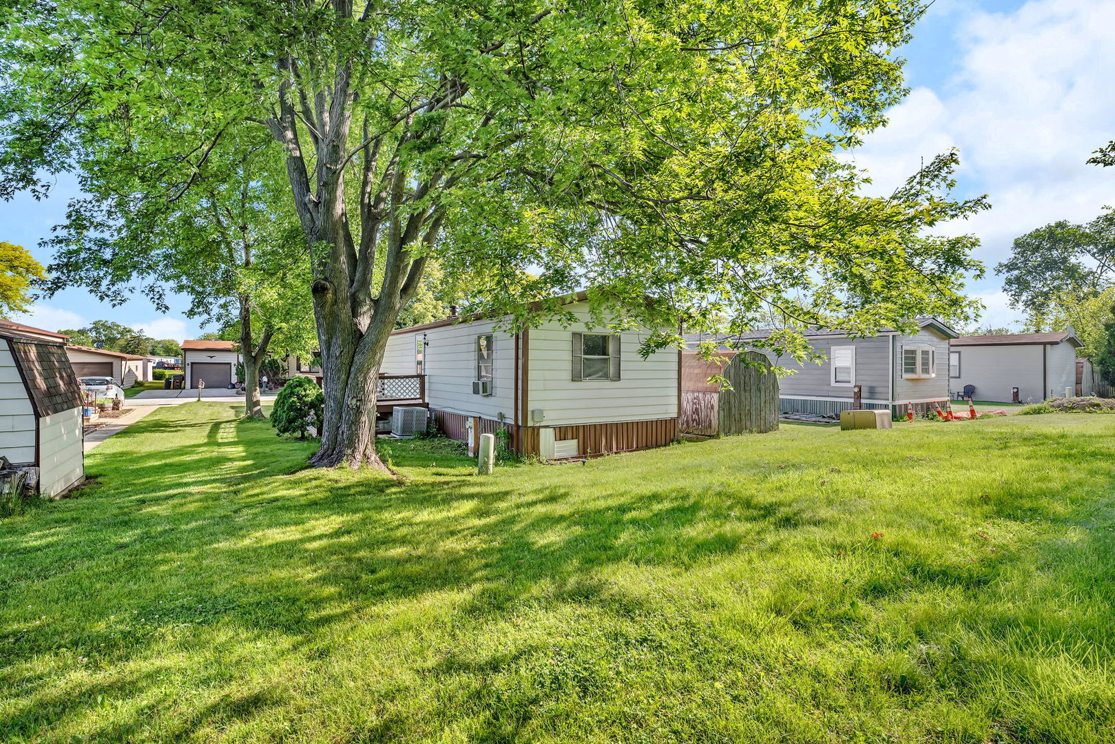 606 Tanglewood Road, Matteson, IL 60443