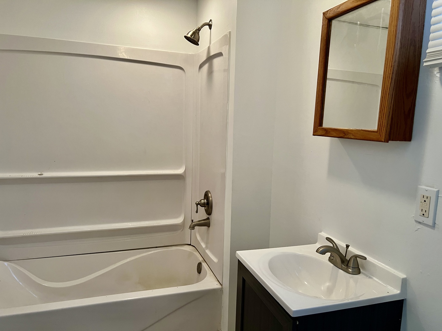 39 E Church Street #1E, Sandwich, IL 60548