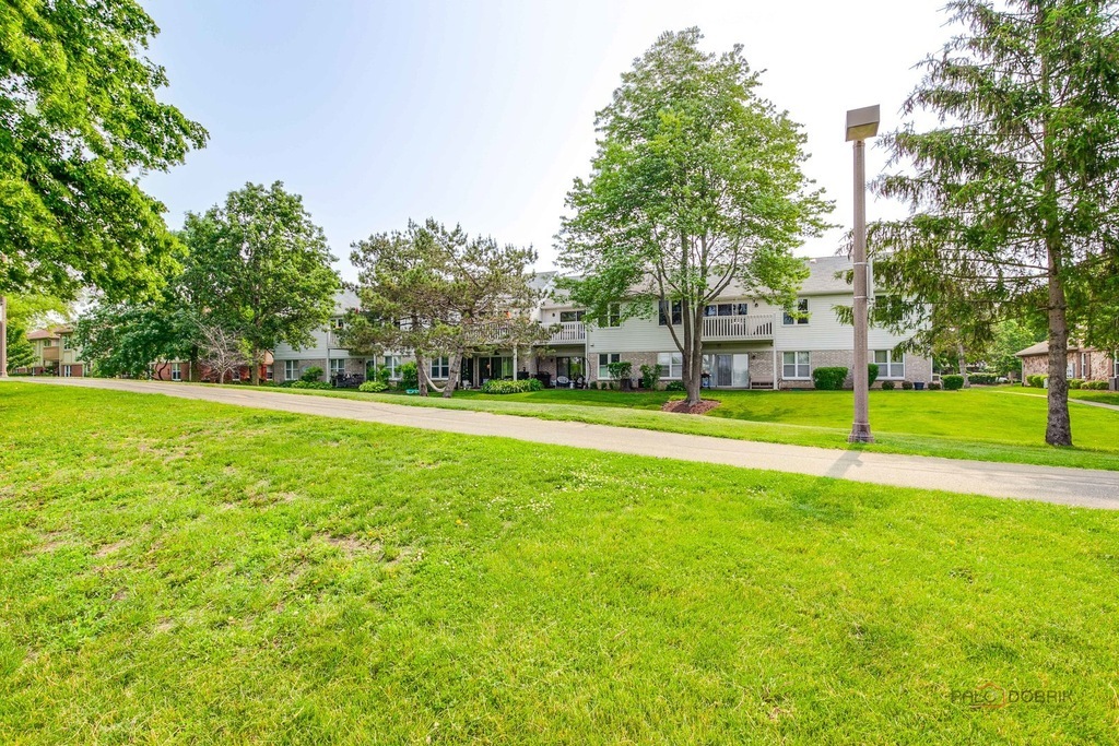 1254 Streamwood Lane #1254, Vernon Hills, IL 60061