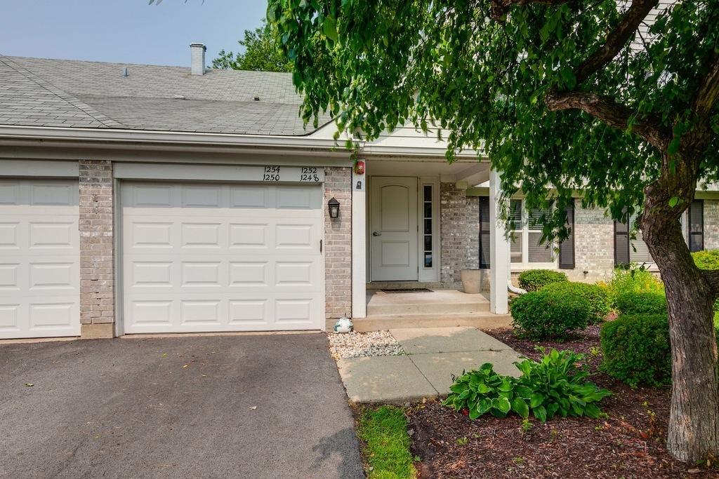 1254 Streamwood Lane #1254, Vernon Hills, IL 60061