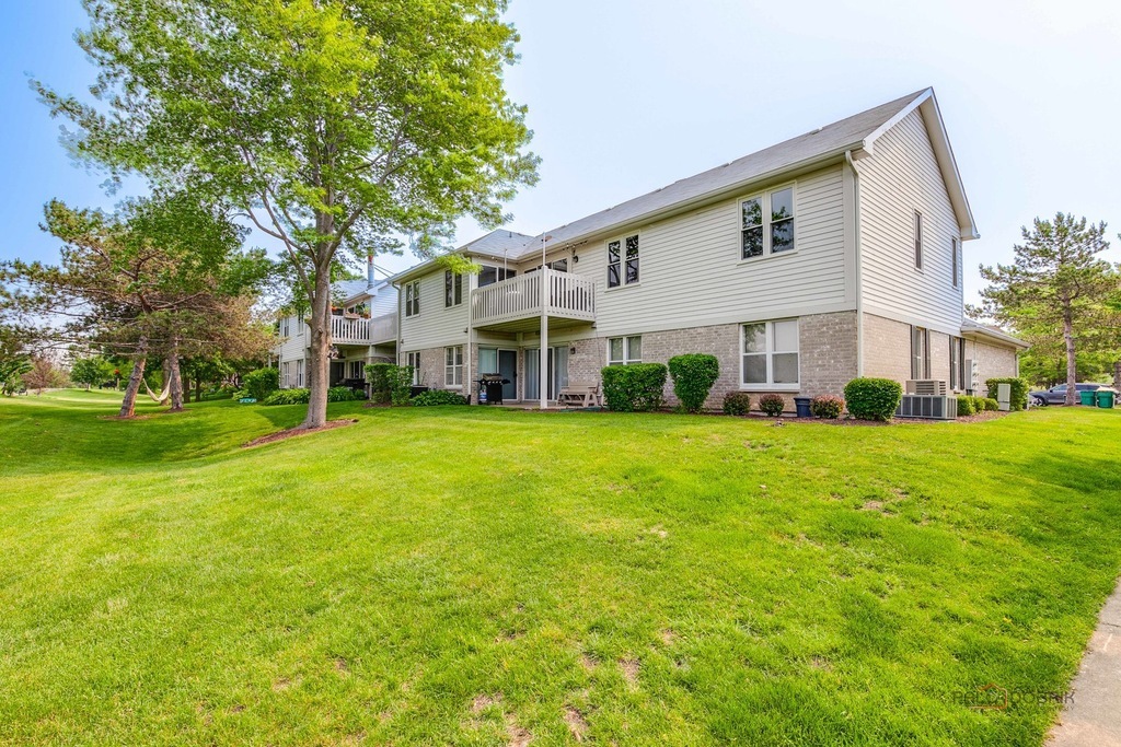 1254 Streamwood Lane #1254, Vernon Hills, IL 60061