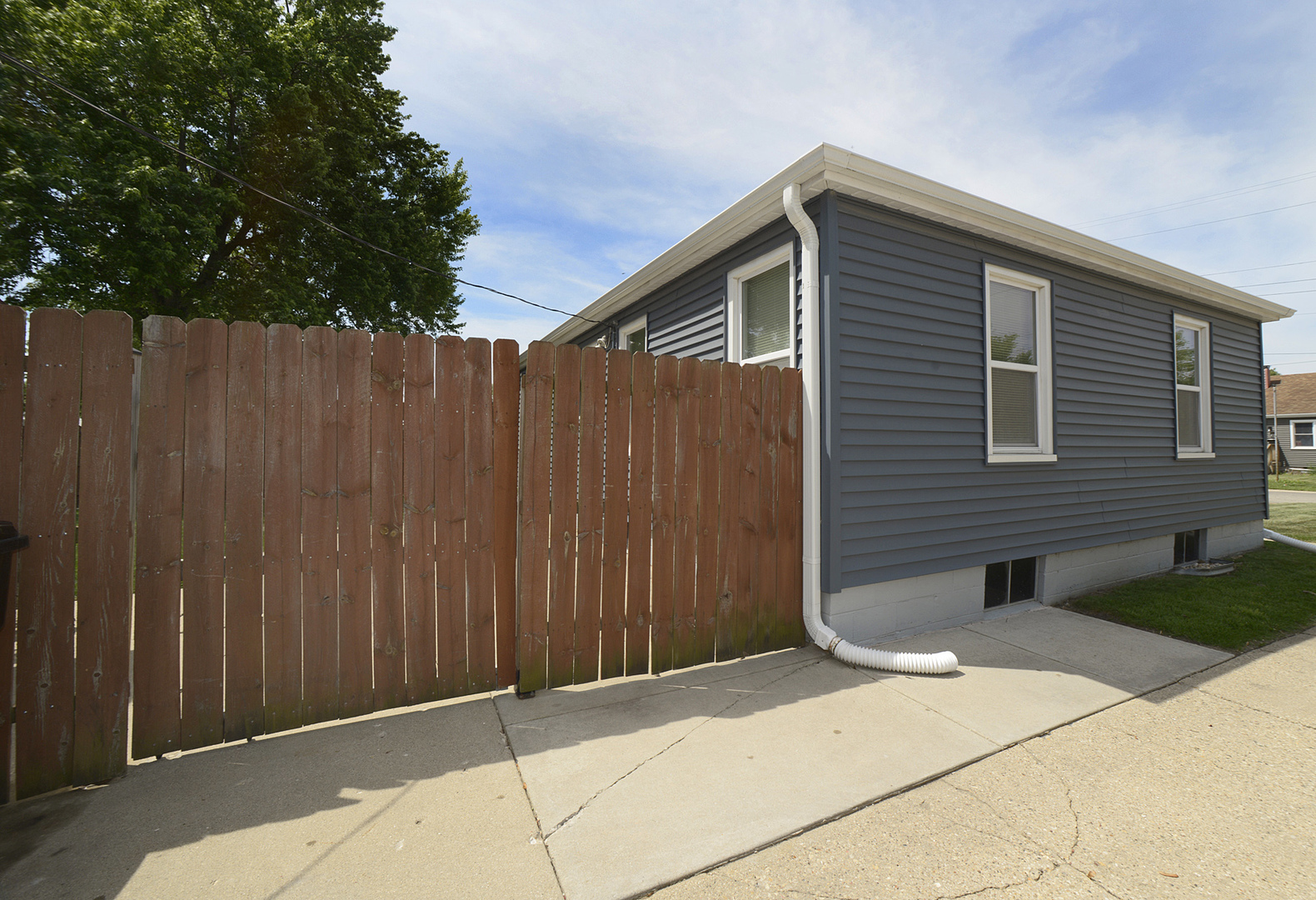 1120 Sanger Street, Ottawa, IL 61350