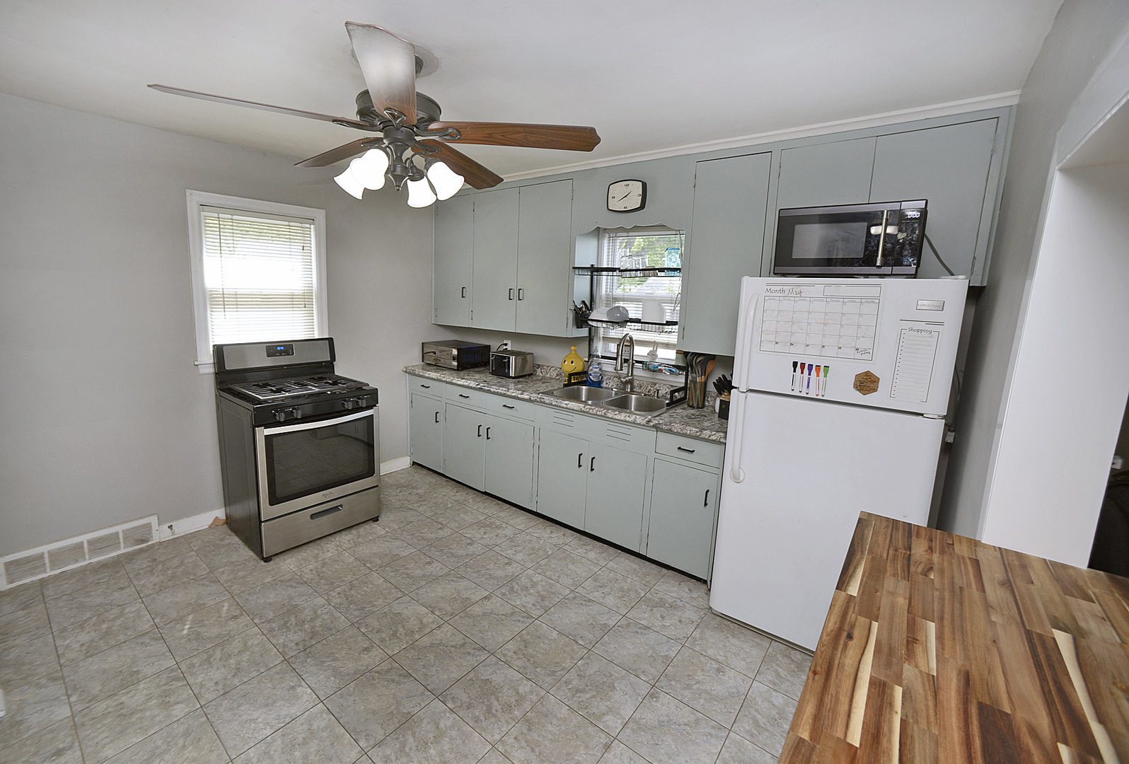 1120 Sanger Street, Ottawa, IL 61350