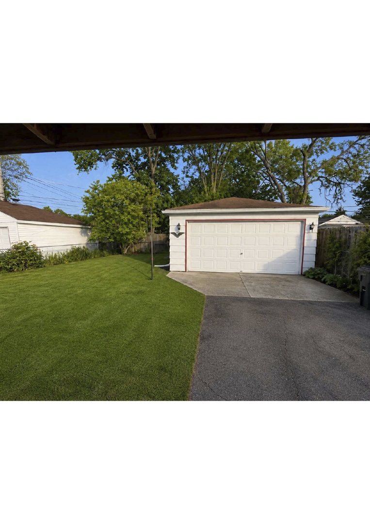 15527 Rose Drive, South Holland, IL 60473