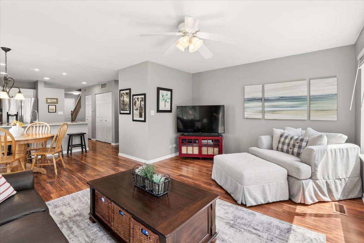 756 S Aldridge Lane, Round Lake, IL 60073