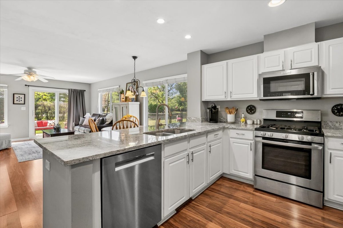756 S Aldridge Lane, Round Lake, IL 60073
