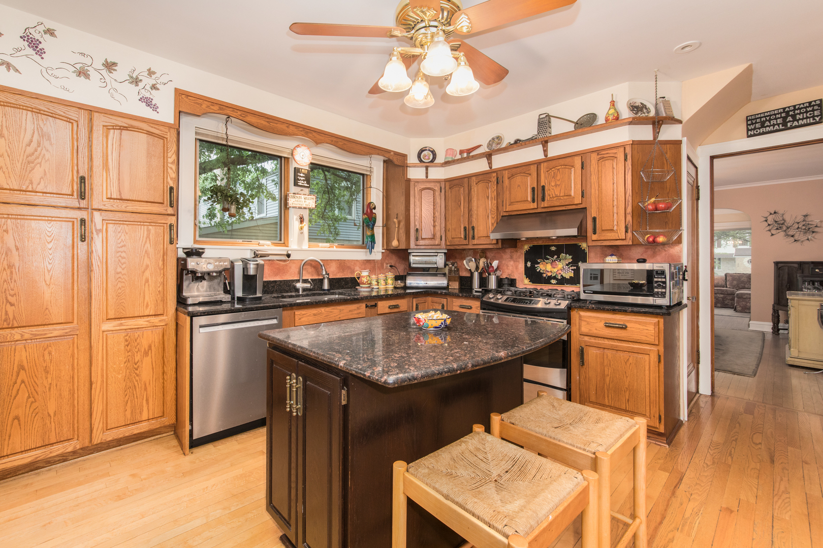1605 S Fairview Avenue, Park Ridge, IL 60068