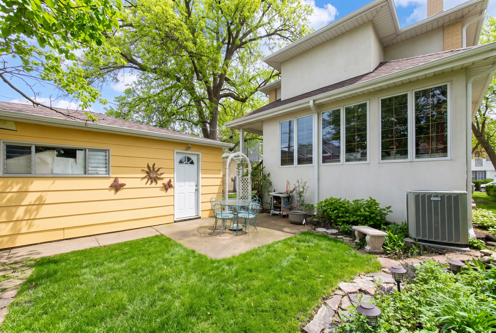 1605 S Fairview Avenue, Park Ridge, IL 60068