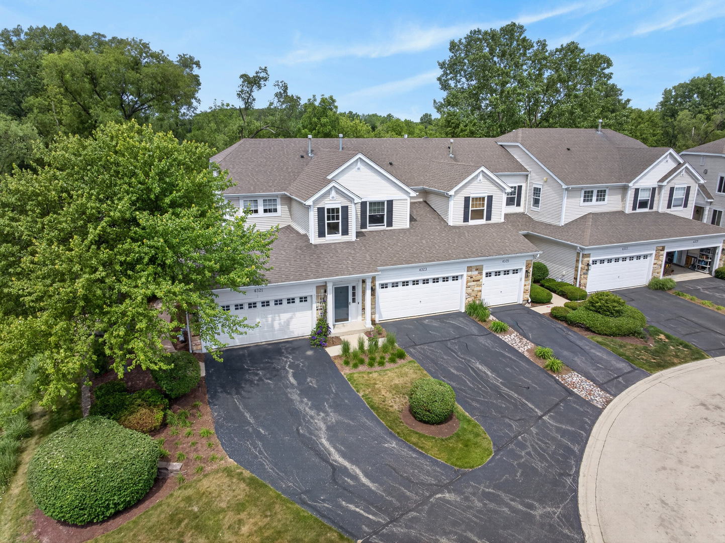 4323 Blue Iris Court #4323, Island Lake, IL 60042