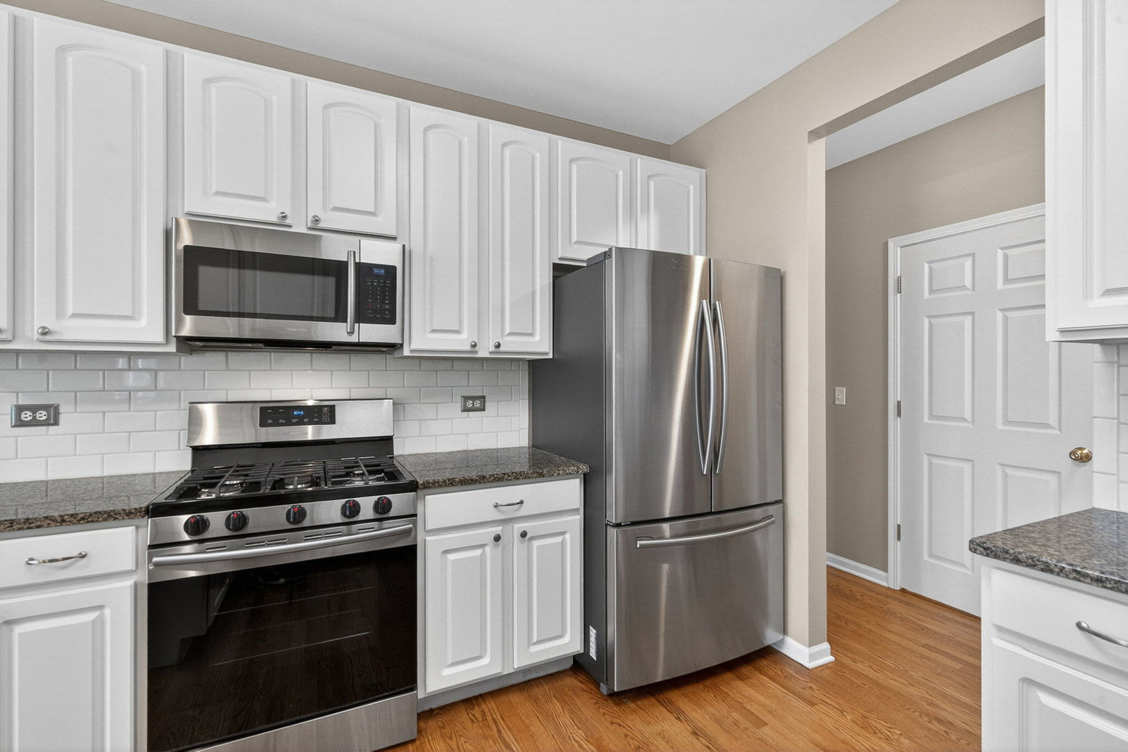 4323 Blue Iris Court #4323, Island Lake, IL 60042