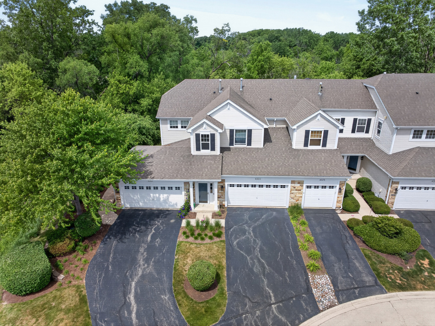 4323 Blue Iris Court #4323, Island Lake, IL 60042
