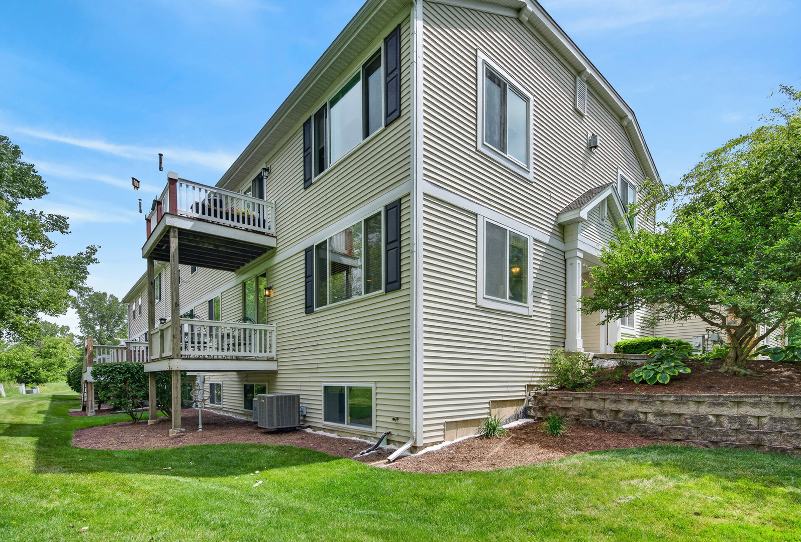 4323 Blue Iris Court #4323, Island Lake, IL 60042