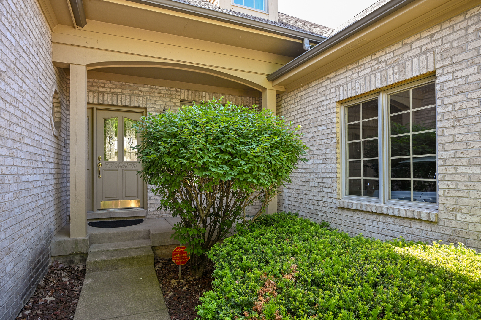 994 Chadwick Court, Aurora, IL 60502